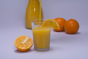 les chiens peuvent-ils boire du jus d'orange