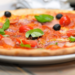 Les chiens peuvent-ils manger de la pizza ou de la croûte de pizza?  La pizza est-elle mauvaise pour les chiens?