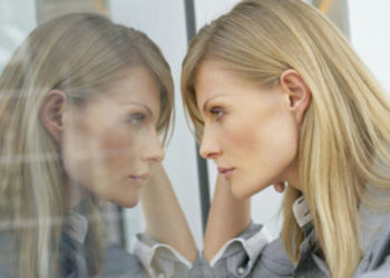 Est-ce qu'on nous voit comme dans le miroir ?