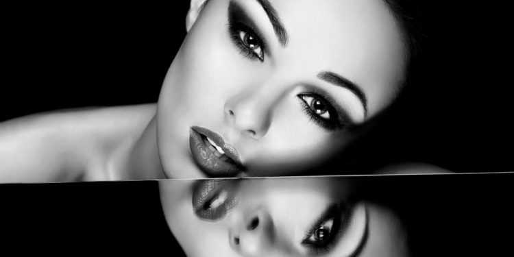 Comment Appelle-t-on l'effet miroir ?