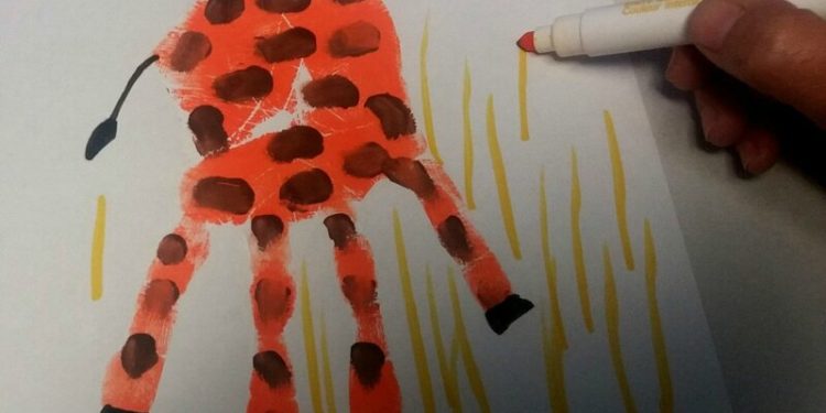 Comment faire une girafe avec la main ?