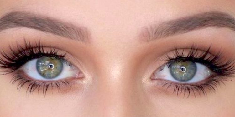 Qui a les yeux verts ?