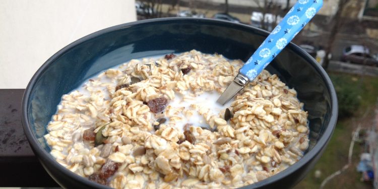 Est-ce bon de manger des flocons d'avoine le matin ?