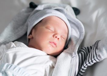 Pourquoi mon bébé de 2 mois dort beaucoup ?