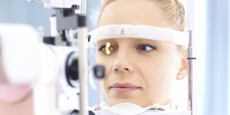 Quand on voir des points noirs devant les yeux ?