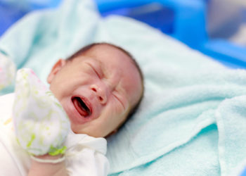 Comment soulager bébé enrhumé la nuit ?