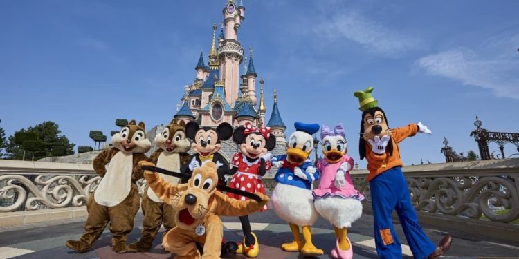 Comment voir les personnages à Disneyland Paris ?