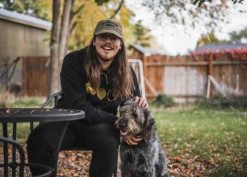 Quels conseils Pouvez-vous donner à un maître dont Lanimal perd abondamment ses poils ?