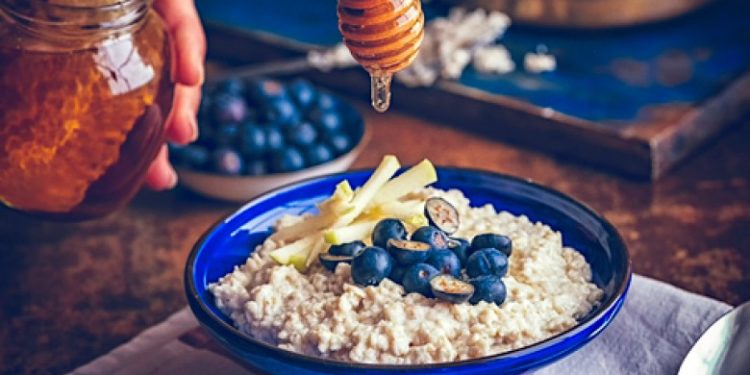 Est-il bon de manger des flocons d'avoine le soir ?