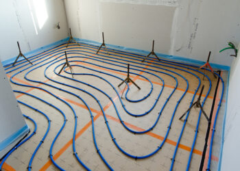 Comment nettoyer un sol technique ?