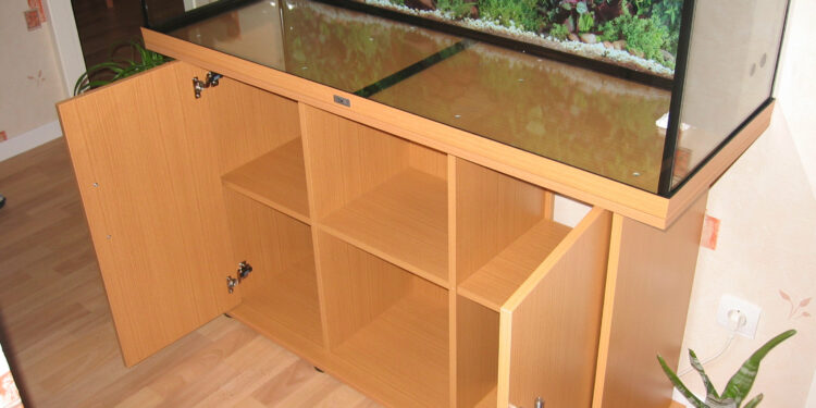 Comment poser un aquarium sur un meuble ?