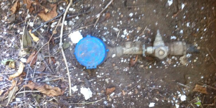 Est-ce que je peux mettre de l'eau déminéralisée dans mon aquarium ?