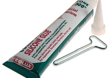 Est-ce que le verre se colle ?