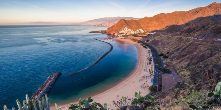 Est-ce que l'eau est chaude aux Canaries ?