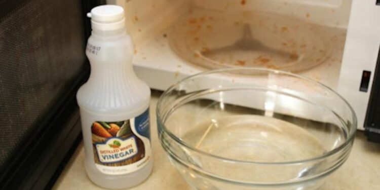 Pourquoi mettre du bicarbonate de soude dans la piscine ?