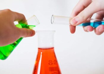 Quel délai entre chlore choc et anti algues ?