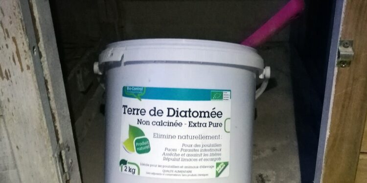 Quel sable mettre dans un poulailler ?