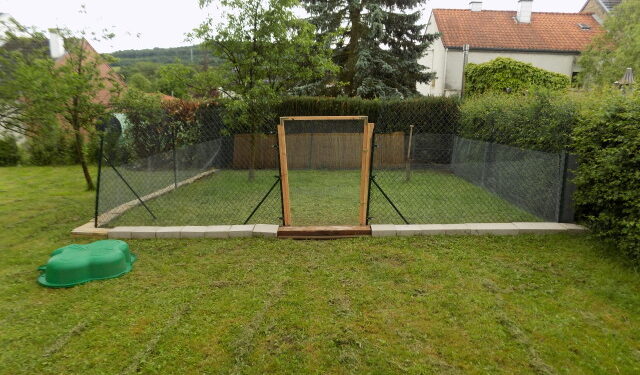 Quelle taille d'enclos pour 3 poules ?