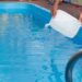 Qu'est-ce qui provoque les algues dans la piscine ?